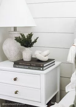 Afloral Hari Bud Vase In Distressed White Ceramic - 4.5